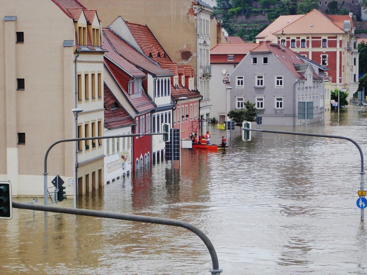 Keller auspumpen bei Wasser im Keller 